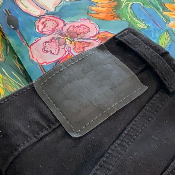 Levi Strauss Skinny Jeans - Picture 2 of 5